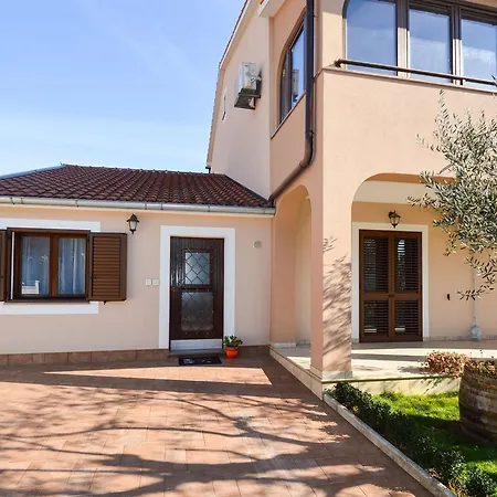 In - Istrien 17457 アパート