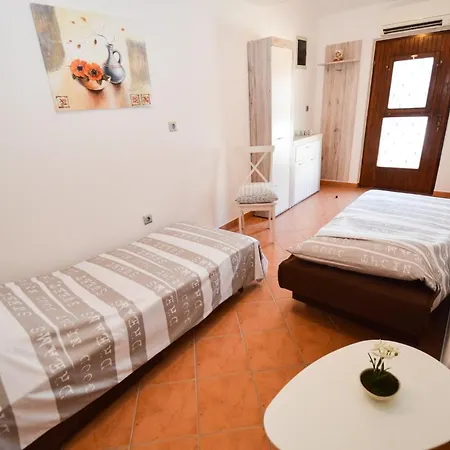 Appartement In - Istrien 17457 Pula